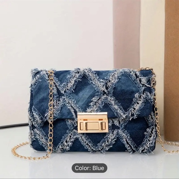 Elegant Blue Diamond Quilted Crossbody Bag with Detachable Chain Strap - Picture 4 of 7